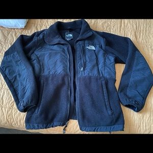 Women’s MED North Face Sweater